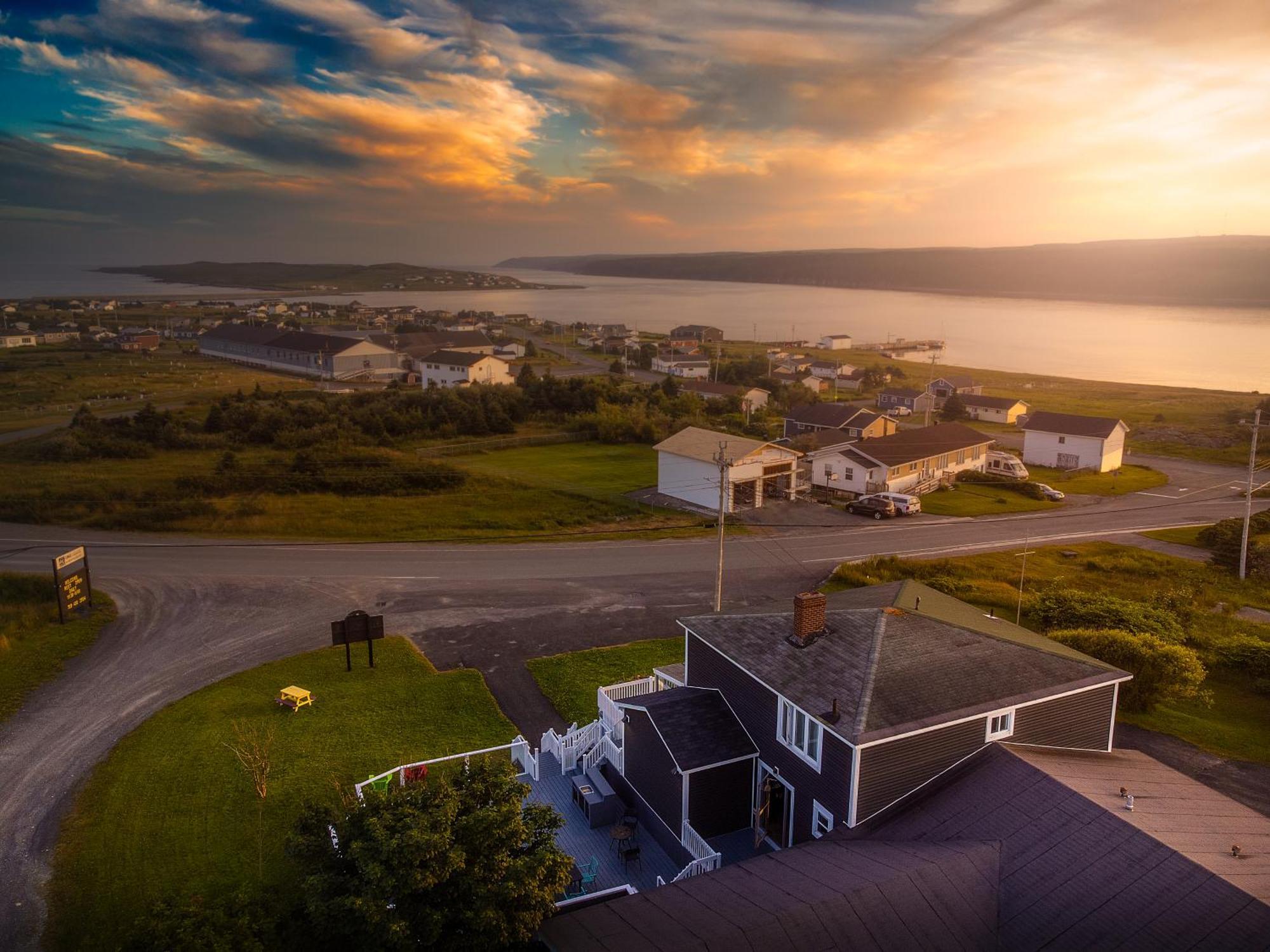 Edge Of The Avalon Inn Trepassey Экстерьер фото
