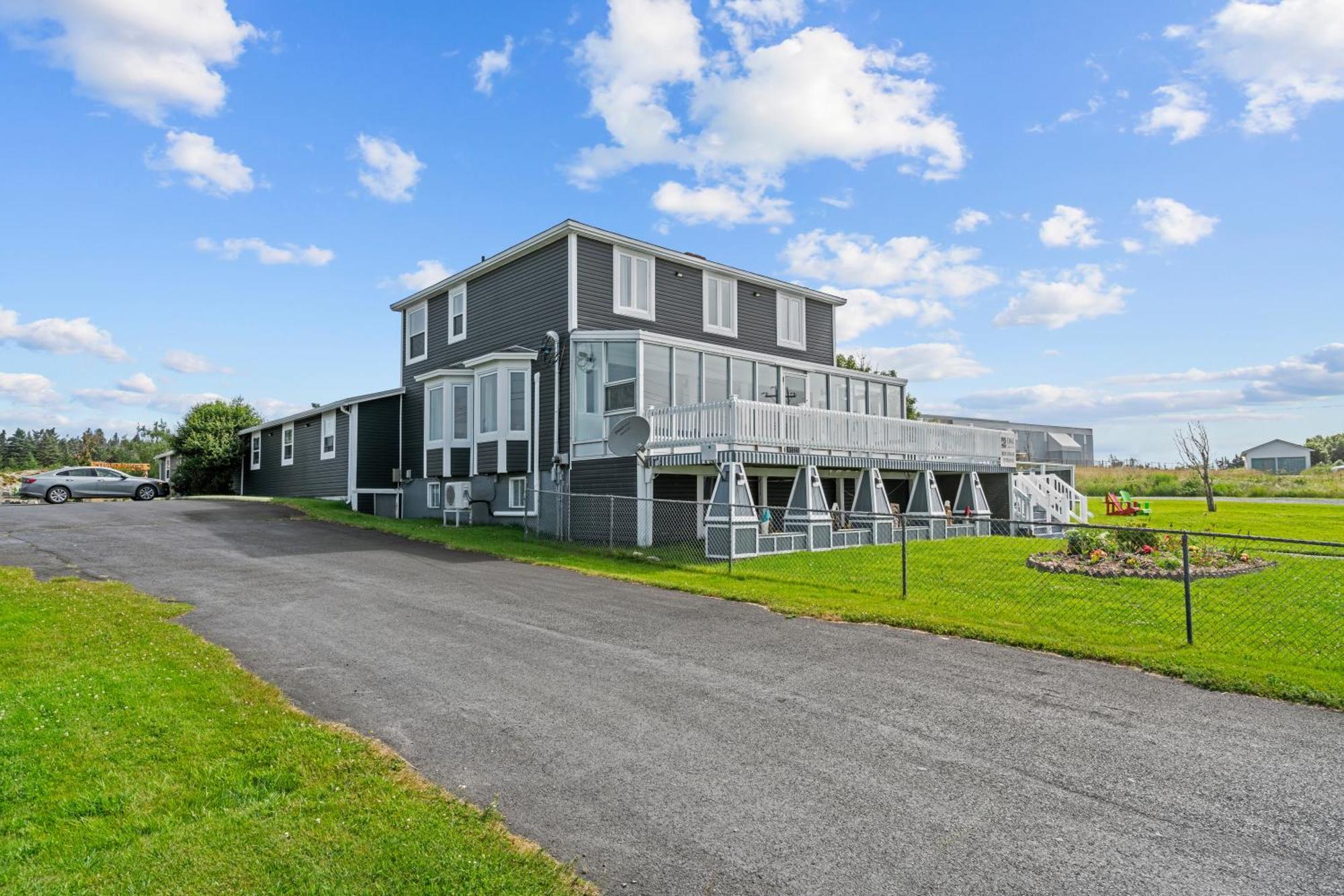 Edge Of The Avalon Inn Trepassey Экстерьер фото